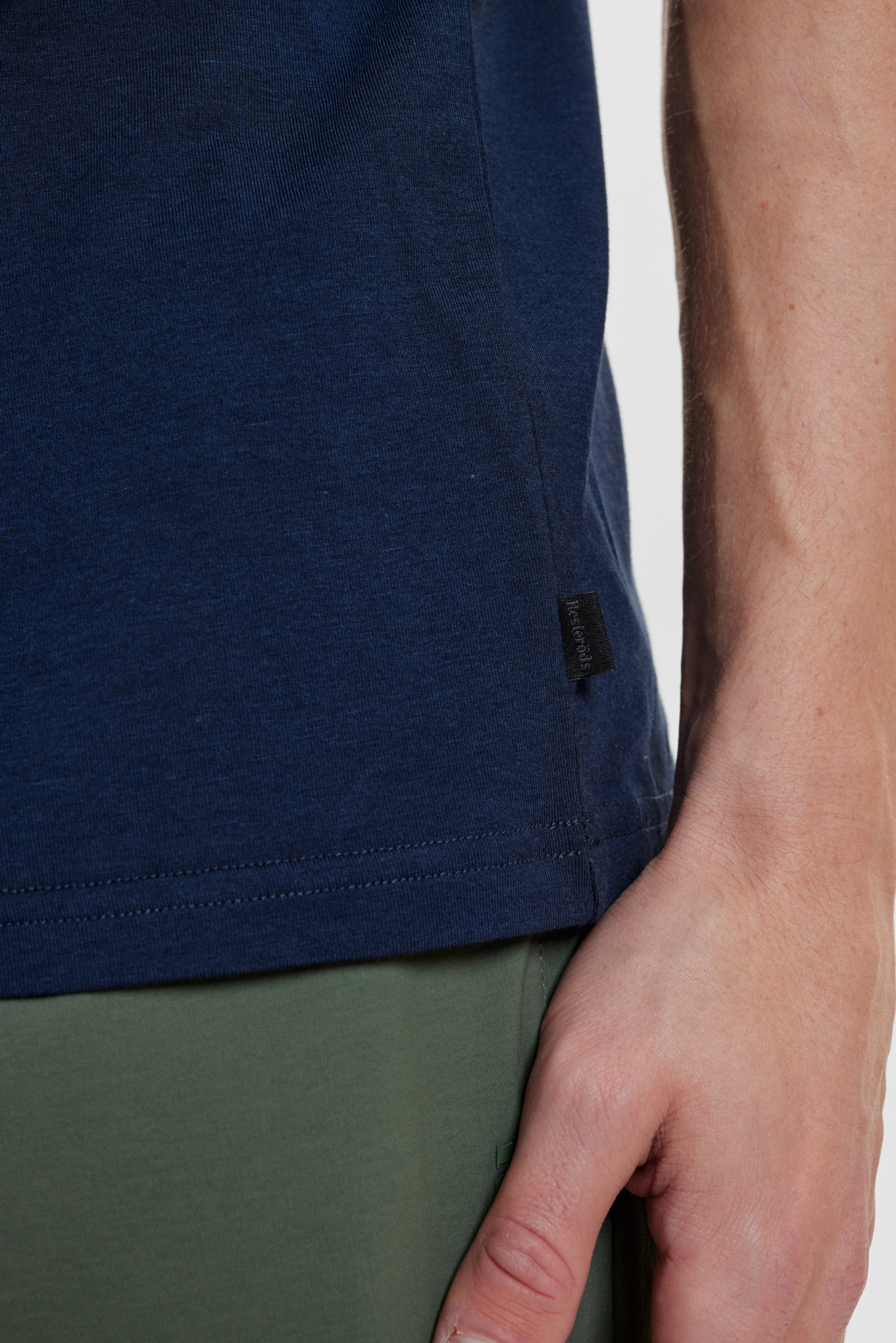 R-neck Tee Bamboo | Navy -Resteröds R-neck Tee Bamboo | Navy -Resteröds